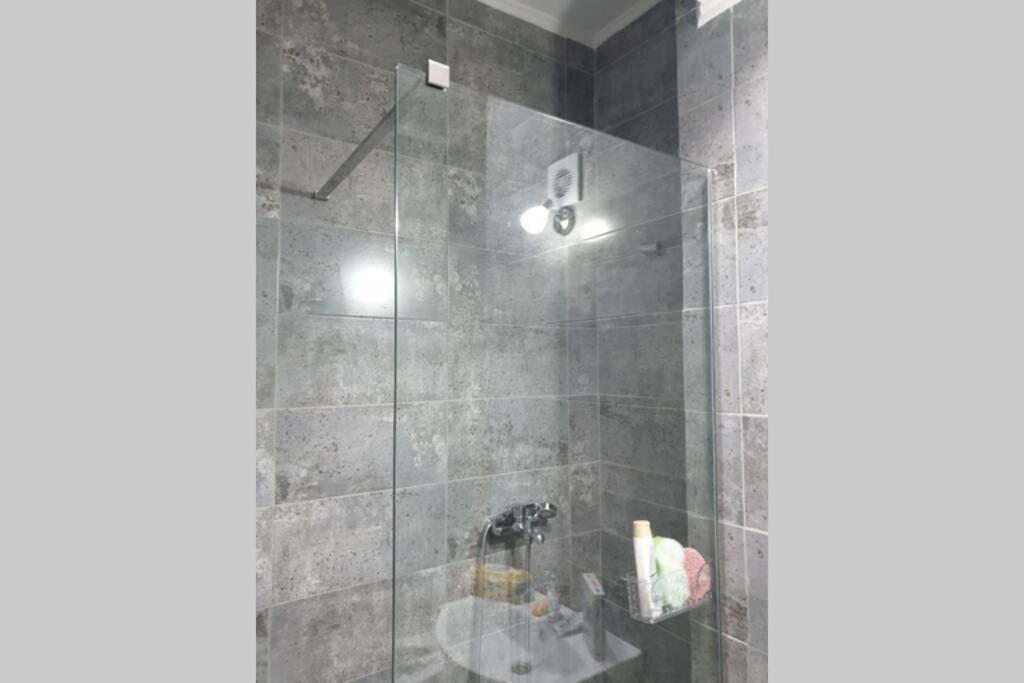 Moni Apartment 那沃达利 外观 照片